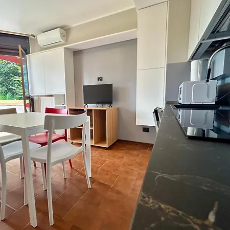 Kibilu - Side View, Maggiore, Balcony Апартаменты