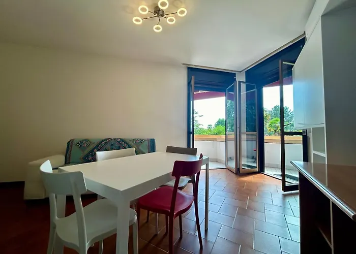 Lejlighed Kibilu - Side View, Maggiore, Balcony *