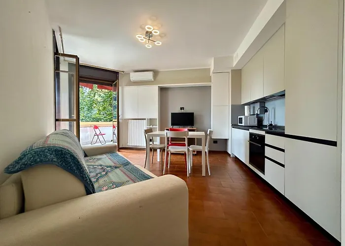 Kibilu - Side View, Maggiore, Balcony Lejlighed Dormelletto