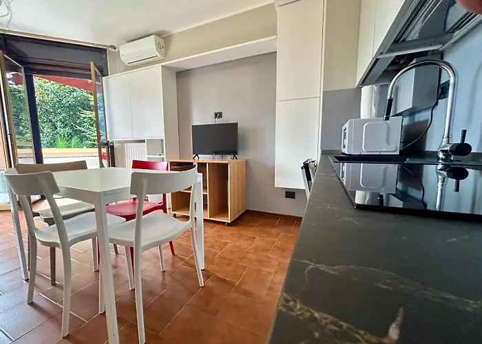 Kibilu - Side View, Maggiore, Balcony 公寓